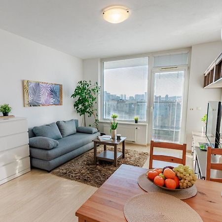 Sunny Apartment With Amazing Terrace On The 13Th Floor Near City Center 布拉迪斯拉发 外观 照片