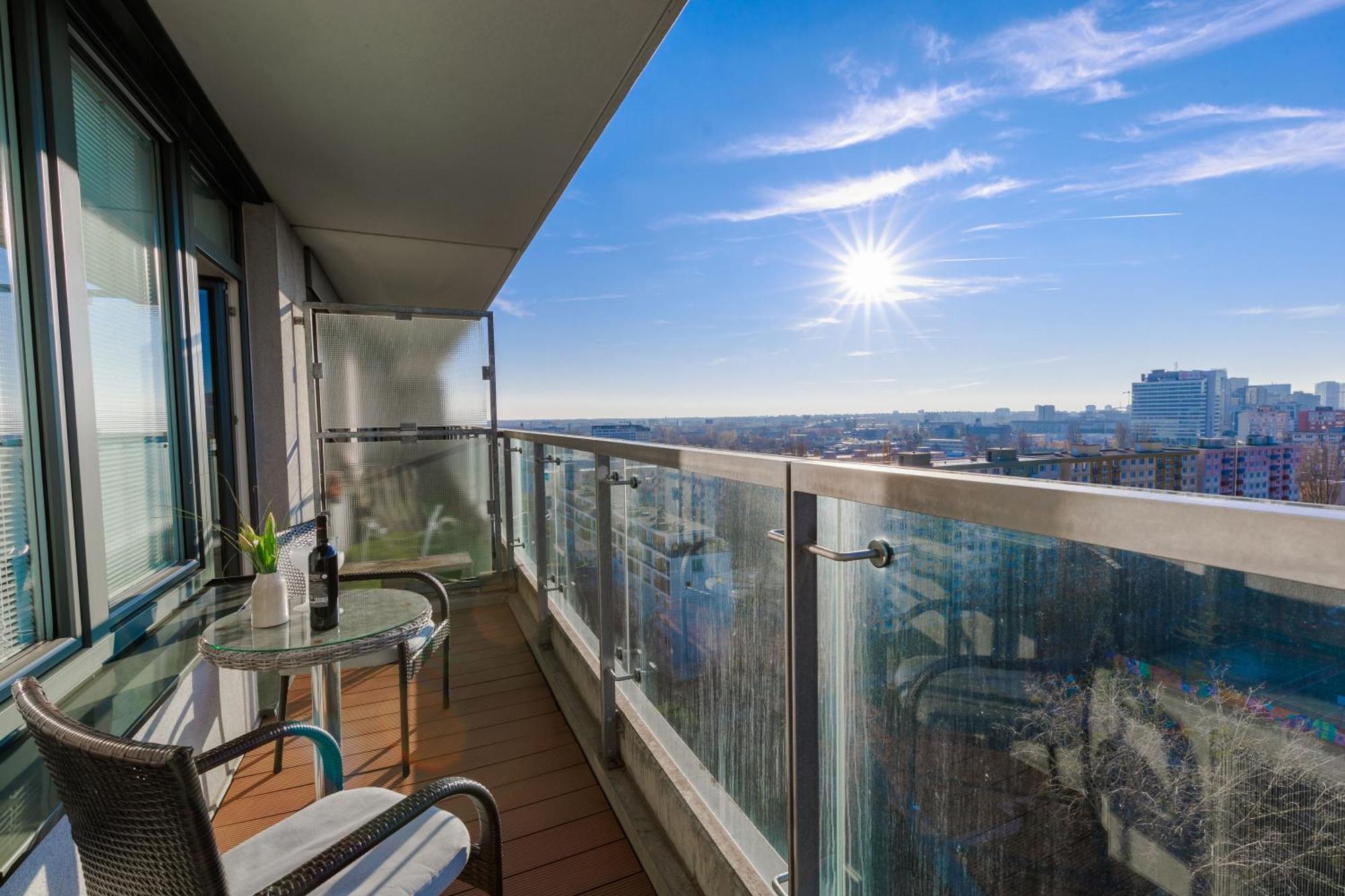 Sunny Apartment With Amazing Terrace On The 13Th Floor Near City Center 布拉迪斯拉发 外观 照片